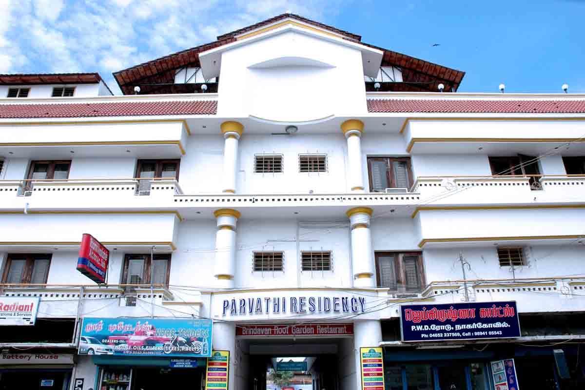 Отель Parvathi Residency Нагеркоил Экстерьер фото